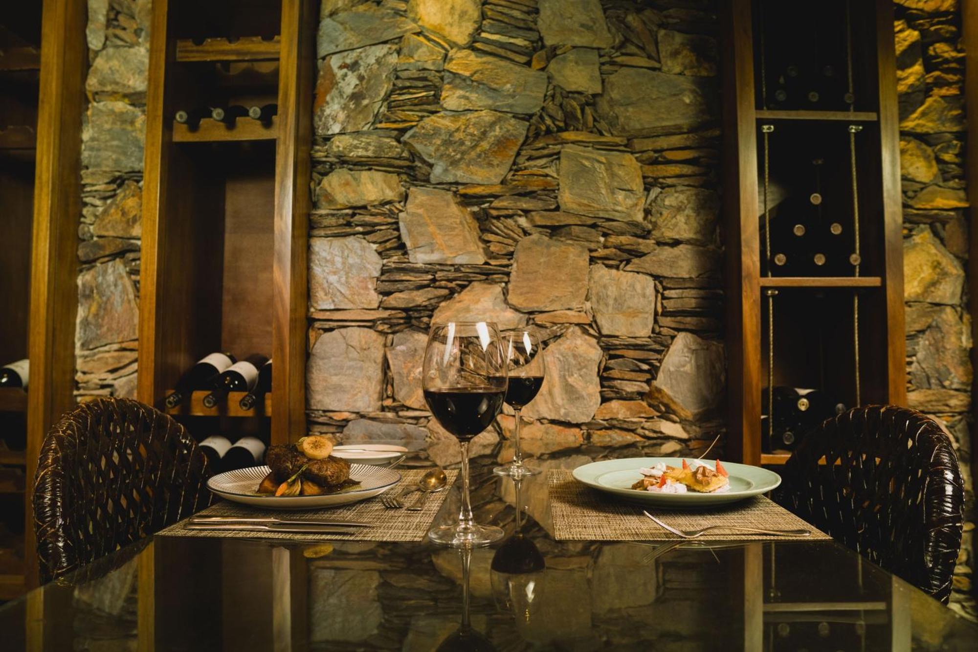 קולוניה דל סקרמנטו Sheraton Colonia Golf & Spa Resort מראה חיצוני תמונה Wine tasting at the Wine Museum