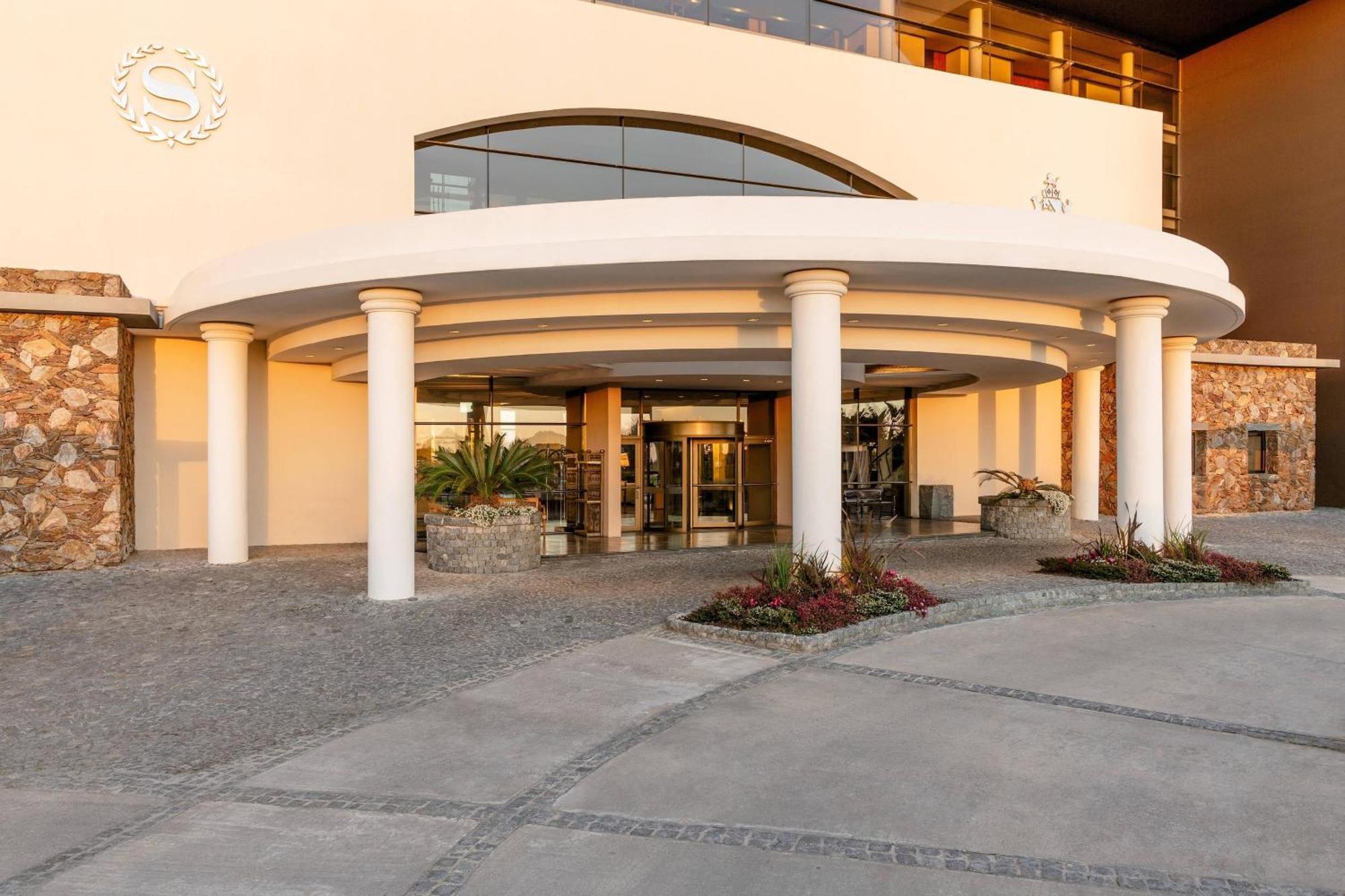 קולוניה דל סקרמנטו Sheraton Colonia Golf & Spa Resort מראה חיצוני תמונה Entrance of the hotel